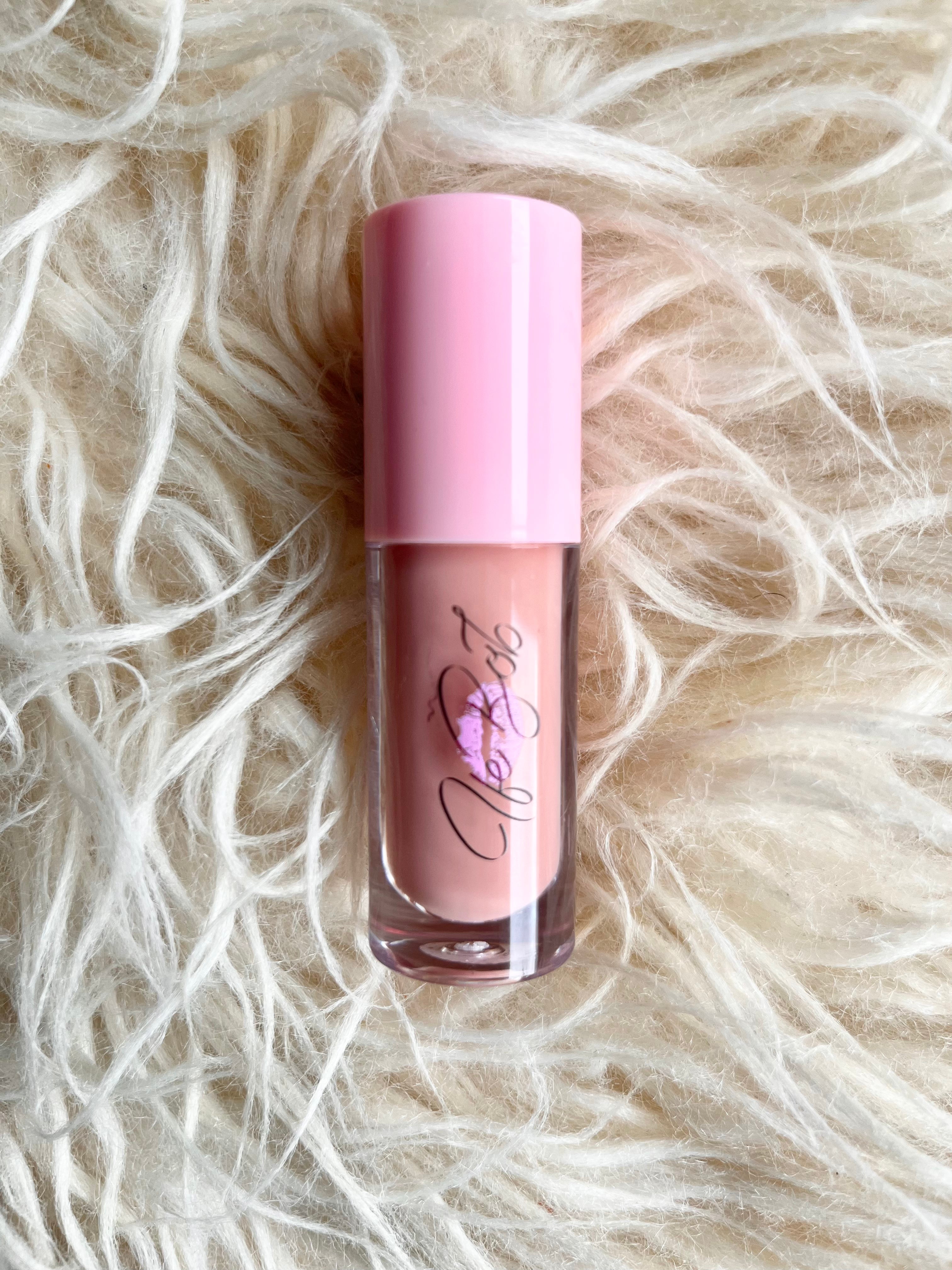 Cinnamon hydrating gloss