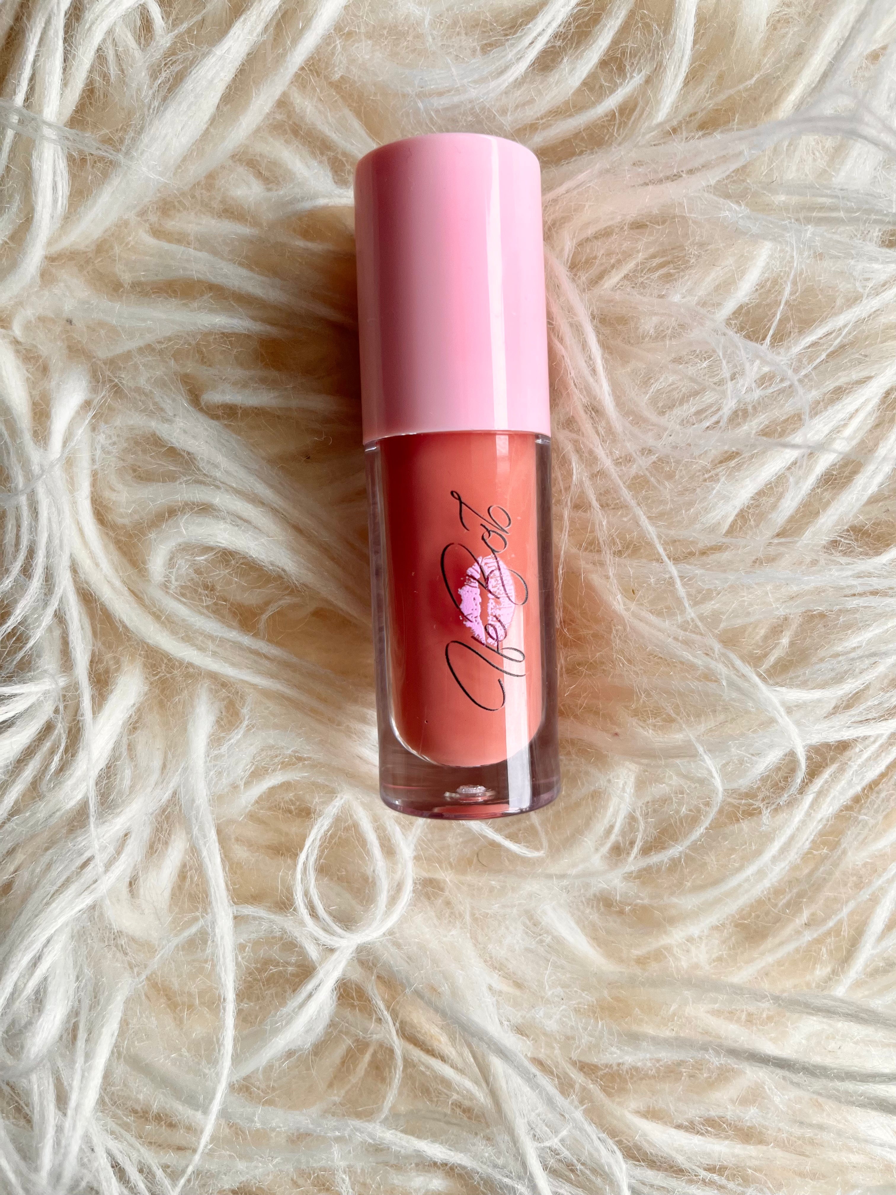 Honey hydrating lip gloss