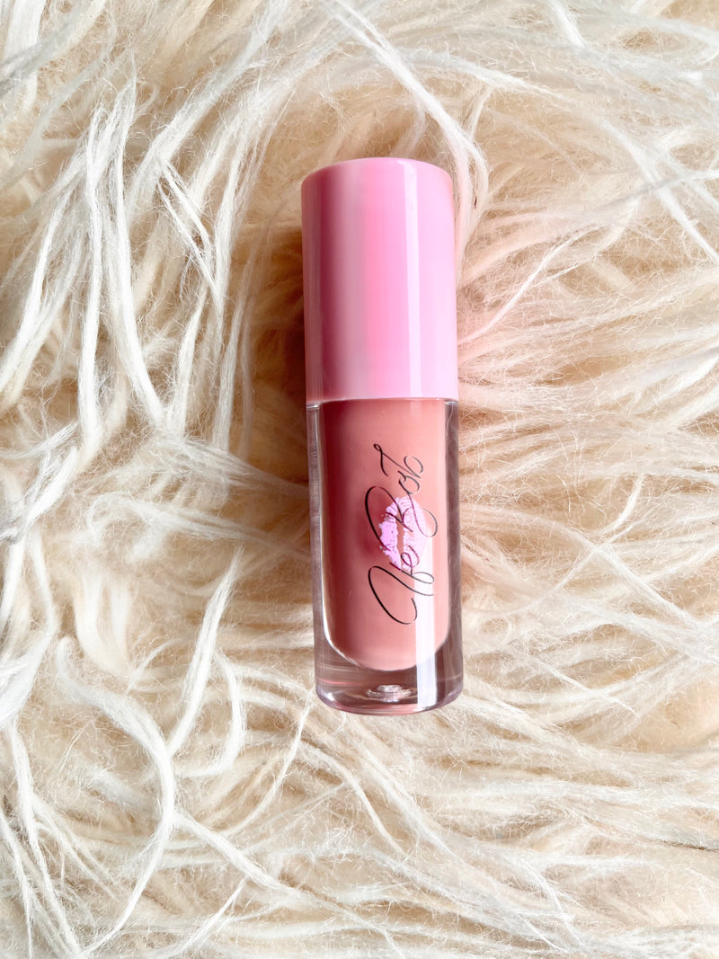 Light plum hydrating lip gloss