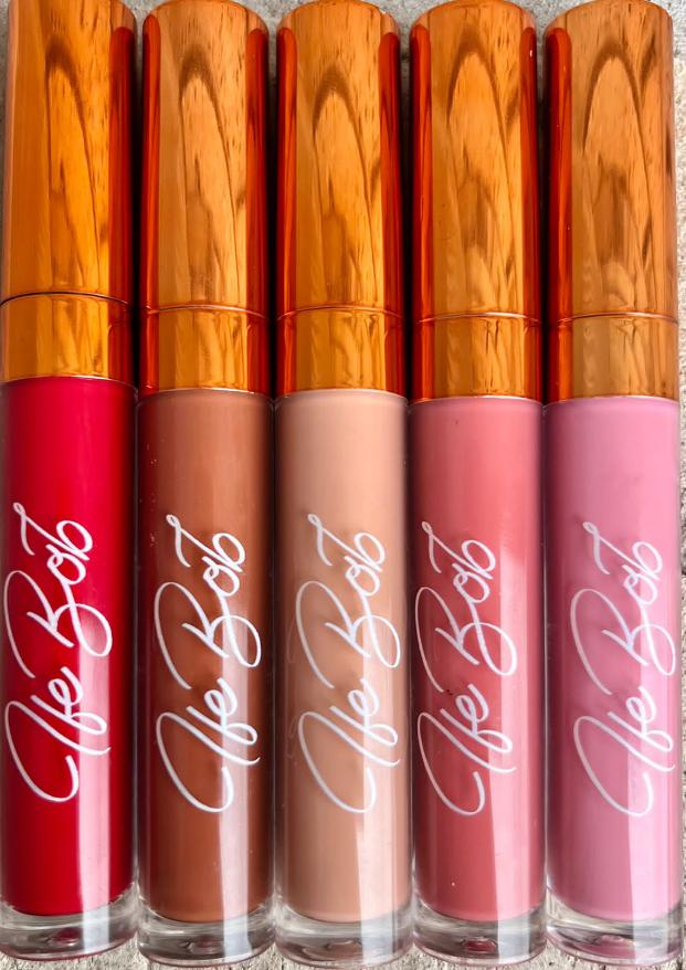 CHARIS woman collection